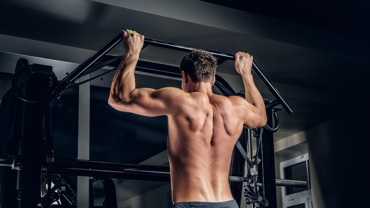 Klimmzüge lernen: 5 Bewegungen zur Vorbereitung auf Klimmzüge